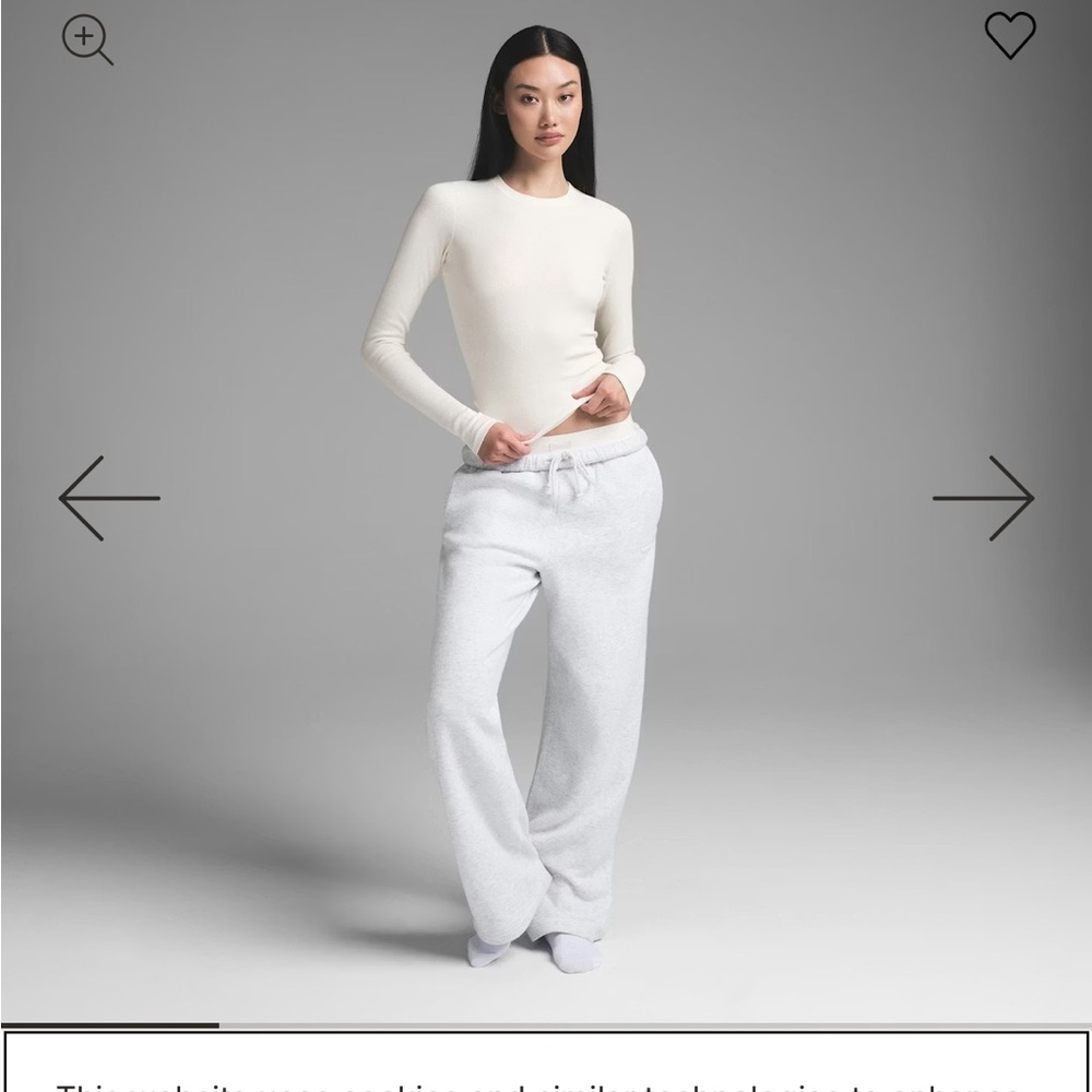SKIMS Cream Long Sleeve Seamless Top